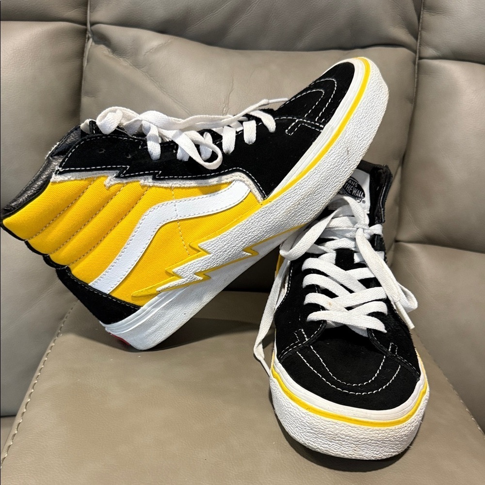 Vans mens High-Top Sneakers - Black and Yellow